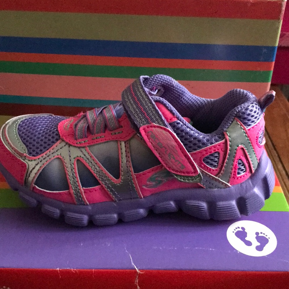 Girls sneakers